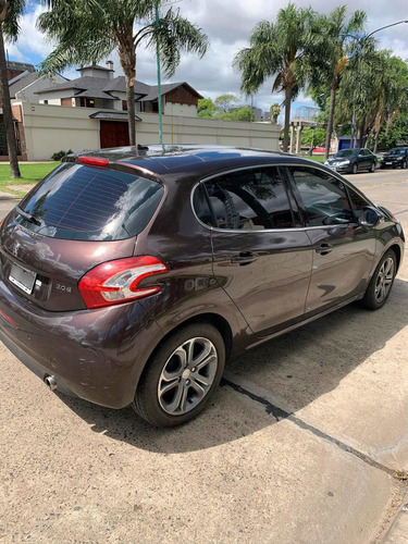 Peugeot 208 1.6 Feline 2014