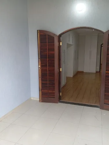 Casa Sobrado Com 02 Dormitórios, Lavabo E Móveis Planejados