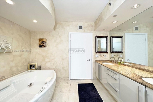 Imagen 19 de 27 de Departamento En Venta En Miami Beach, Miami, Florida
