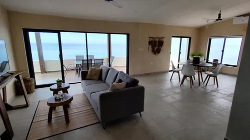 Casa En Venta Merida, Playa Chabihau De 1 Planta Frente Al Mar, Entrega Inmediata.