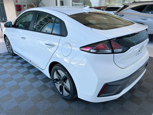 Imagen 7 de 22 de Hyundai Ioniq Unique 1.6 Gdi Hibrido At 5p