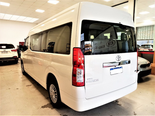 Imagen 7 de 15 de Toyota Hiace 2.8 Tdi Commuter 6at 14a Ideal Para Tu Empresa