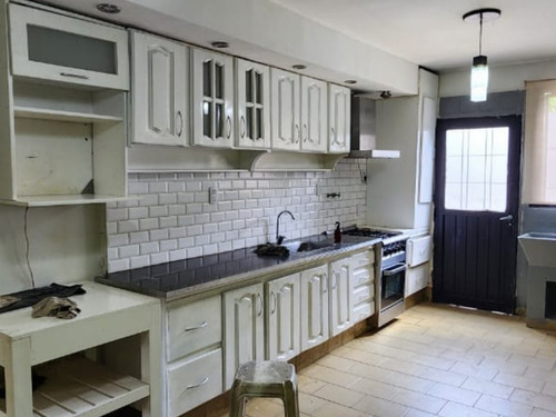 Alquiler De Casa Dueño Directo 450 M2 - San Isidro - 6 Amb Con Patio, Jardin, Garage, Parrilla