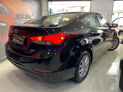 Imagem 4 de 8 de Hyundai Elantra 2015 2.0 16v Gls Flex Aut. 4p