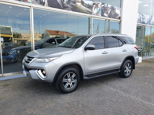 Imagen 1 de 13 de Toyota Sw4 2.8 Sr 177cv 4x4 - Año 2019 - Manual - Bell Motor