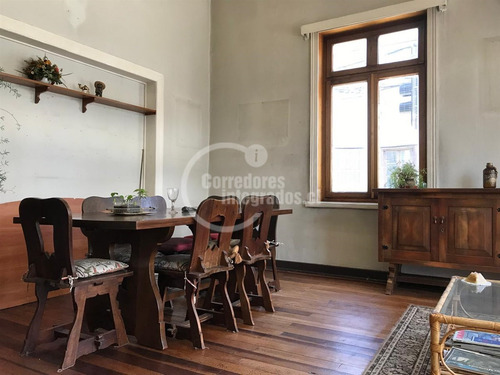 Casa En Arriendo De 7 Dorm. En Valdivia