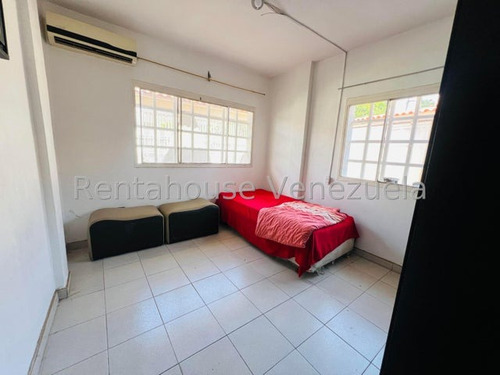 Estefani Salon Vende Casa En Bararida-lara-25-6025/