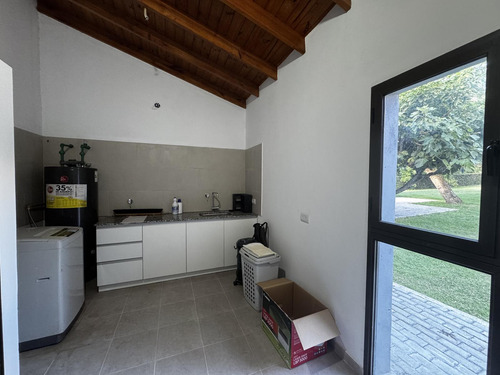 Casa Única En Un Entorno Natural Excepcional ¡ideal Para Reformar O Emprender!
