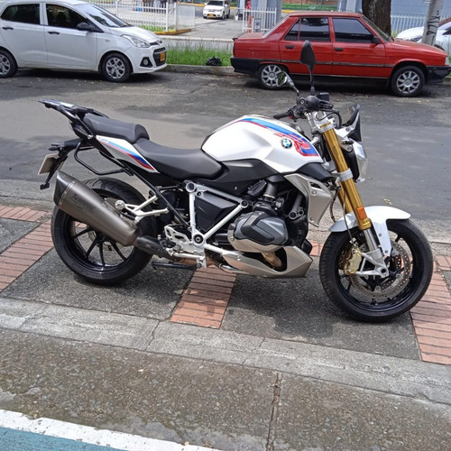 Bmw R 1250r Blanco Azul Metalizado 2804 Kms Placas Cali