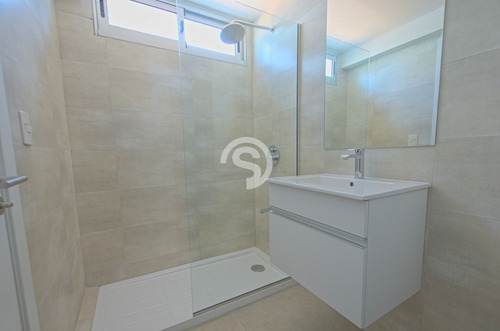 Apartamento En Alquiler - Punta Del Este- Ref: 3633