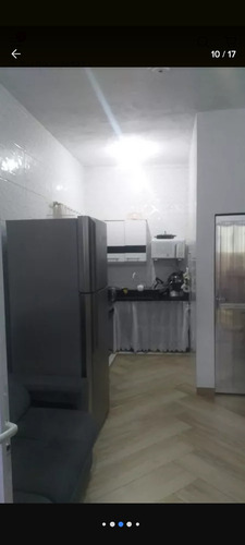 Casa 2 Dormitórios, 1 Suíte.
