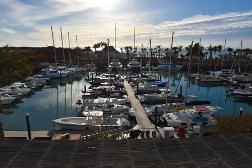 Puerta Cortes, Pueblo Marinero