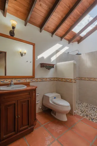 Casa En Venta En La Amalita. Cod V5775