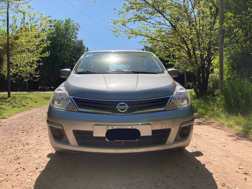 Nissan Tiida 1.8 Visia