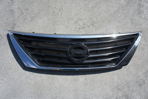 Parrilla Central Para Nissan Versa 2012, 2013, 2014