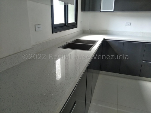 José Trivero Vende Hermosa Casa Duplex Ubicada En Cabudare