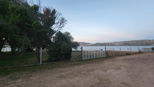 Imagen 2 de 3 de Lote Con Costa Al Lago En Villa Parque Siquiman - Villa Carlos Paz - Cordoba