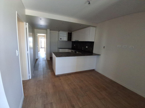 Venta De Departamento 3 Dormitorios Patio, Balcón Y Cochera