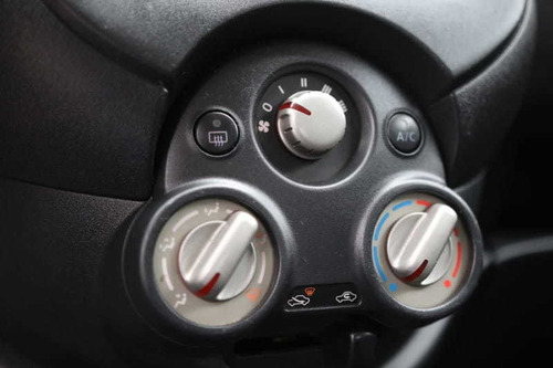 Imagem 14 de 15 de Nissan Versa 1.6 Sv Flex Mec 2013