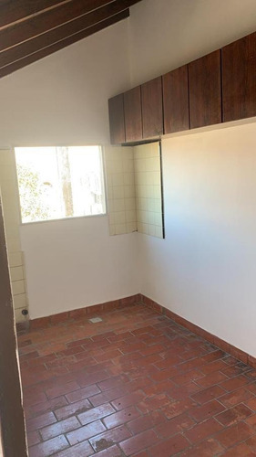 Imagen 27 de 30 de Depósito - Virreyes