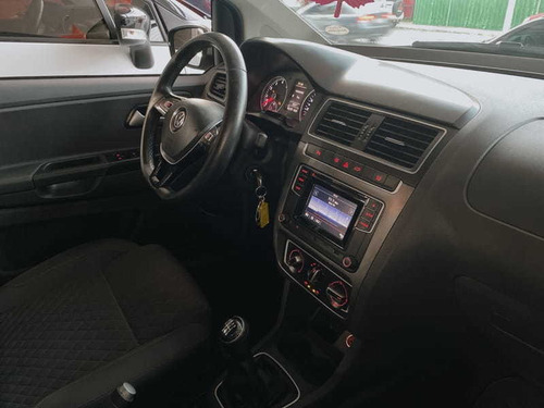 Imagem 8 de 13 de Volkswagen Crossfox 1.6 16v 2015