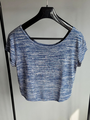 Remera Corta. Talle M. Hollister