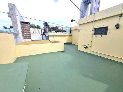 Casa En Venta 4 Dormitorios Padron Unico Garage La Comercial