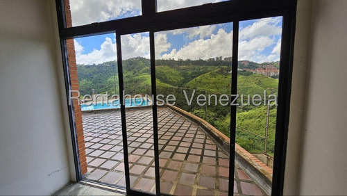 En Venta Hermosa Casa En Excelente Ubicación En Los Samanes 25-17999
