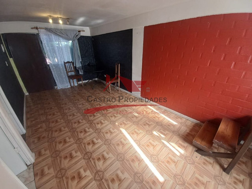 Casa De Dos Pisos Con 2 Dormitorios, 1 Baño, Quilicura