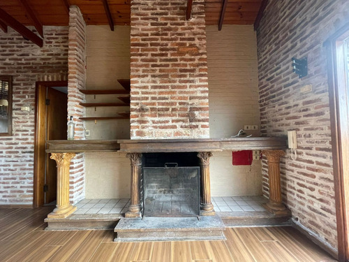 Casa En Venta De 3 Dormitorios En Piriápolis (ref: Iea-1832)