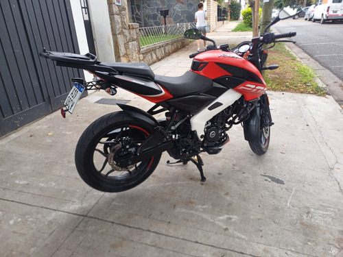 Rouser Ns 200