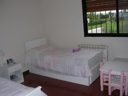 Imagen 15 de 29 de Casa De 3 Dormitorios En Venta Con Pileta Y Galería Hostal Del Sol