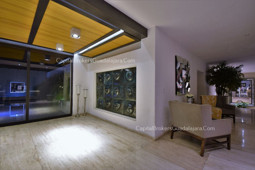 Casa En Colinas De San Javier De Lujo Con Alberca En Venta