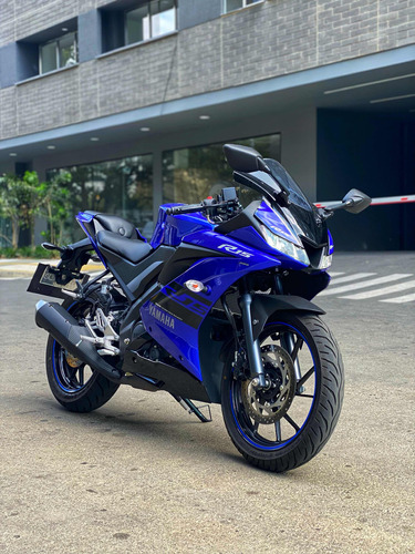 Yamaha R15