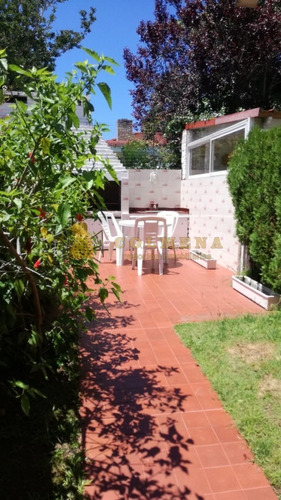 Hermosa Casa A Pasos De La Playa Consulte!- Ref: 2398