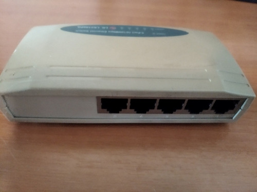 Imagen 3 de 3 de Switch LG Ls3105pa 5 Puertos 10/100 Mbps