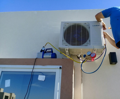 Imagen 4 de 10 de Electricista Matriculado Instalador Aa Split Cámaras Alarmas