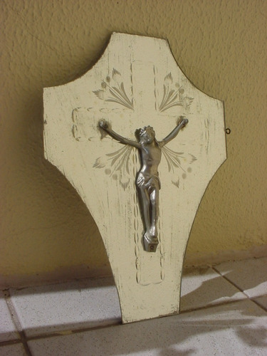 Quadro Crucifixo Antigo Em Espelho De Bizote Decada 70.