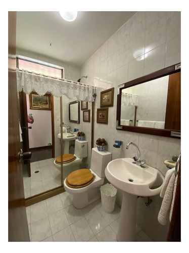 Se Vende Casa 630m2. 4h + S/5b + S/4p. Santa Paula.