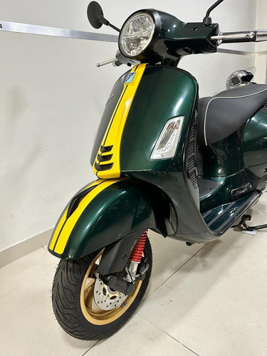 Imagen 3 de 15 de Vespa Super Racing Sixties 300 Scooter Retro Bbva Tasa 0 %