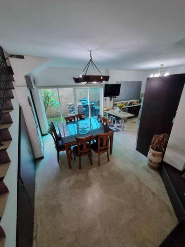 Townhouse En Venta Barrio Sucre Maracay