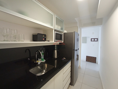 Apartamento En Oportunidad Península, 2 Dormitorios *- Ref: 2941