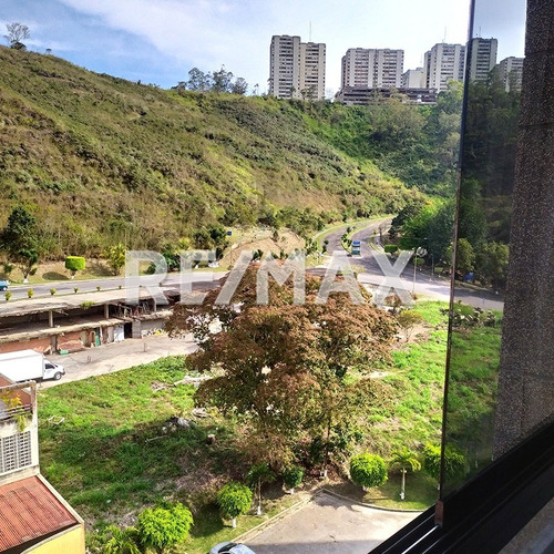 Imagen 12 de 23 de Apartamento En Venta En Zona Tranquila Y Privada. Urb. Las Minas, San Antonio De Los Altos - Remax Life.