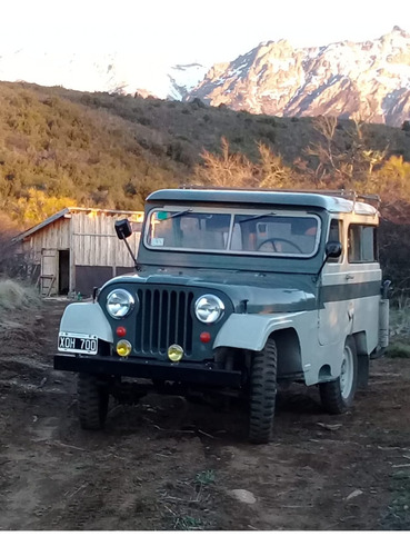 Imagen 2 de 7 de Jeep Ika