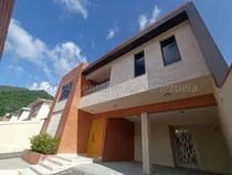 Comprar Maria Elena Latouche Te Ofrece En Venta Hermosa Casa Quinta . Materiales De Primera, Planta, Circuito Y Portones Electricos. Visitela !! Mels 25-3916