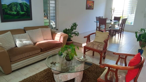 Imagen 2 de 14 de Venta Townhouse En Villa Africana, Puerto Ordaz