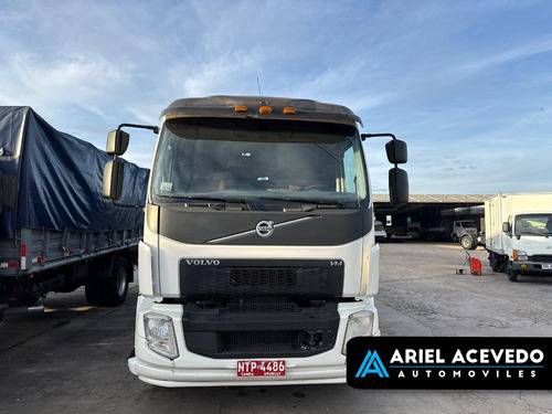 Volvo Vm 260 Caja Granelera 2014 - Acevedo Automóviles