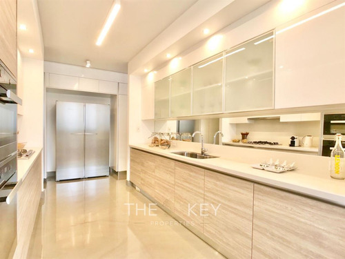 Departamento En Venta De 3 Dorm. En Lo Barnechea