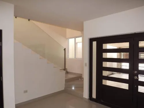 Casa En Venta En Del Paseo Residencial