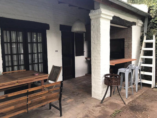 Casa A La Venta En El Bajo De San Isidro -lasalle Al Rio 3 Dormitorios Permuta